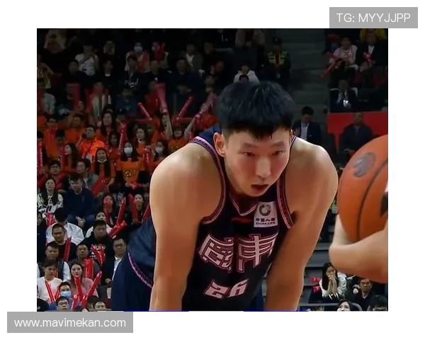 周琦这生活也太反差了，赛场上猛猛的，家里却爱种花养猫成小奶爸了？！