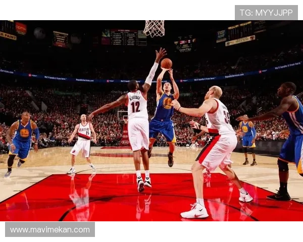 一分钟看懂什么是防守三秒违例及其判罚标准